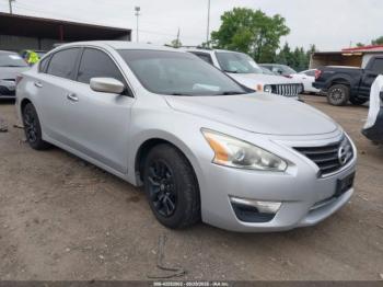  Salvage Nissan Altima