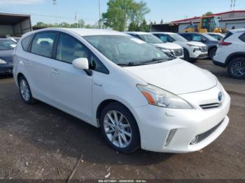  Salvage Toyota Prius v