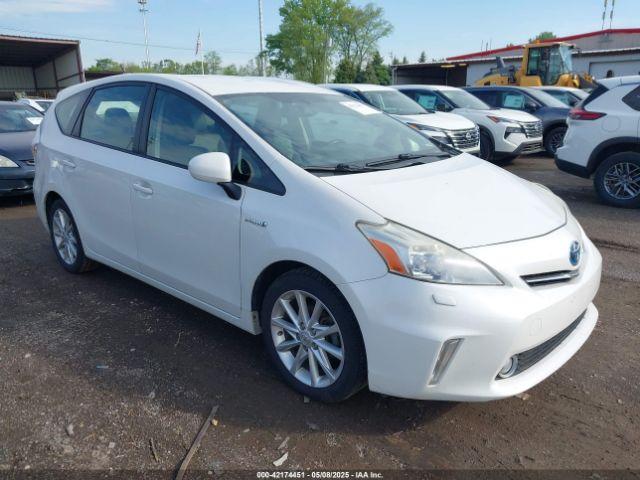  Salvage Toyota Prius v