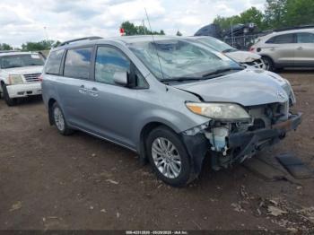  Salvage Toyota Sienna