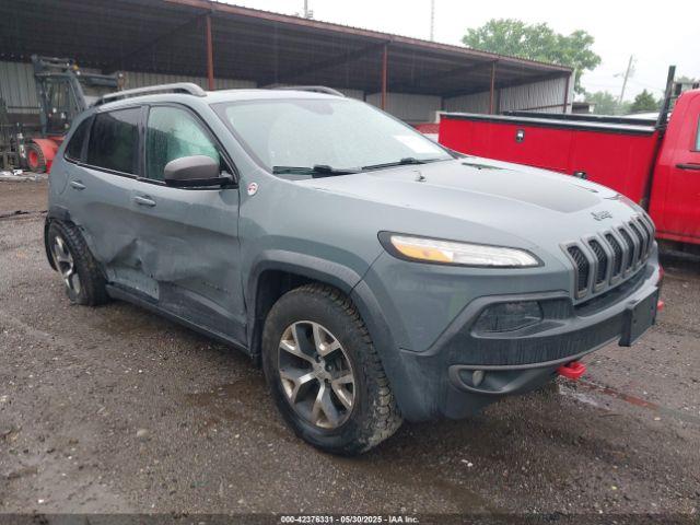  Salvage Jeep Cherokee