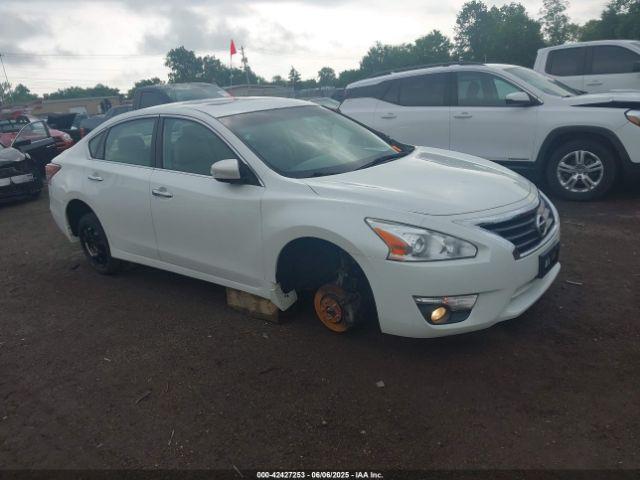  Salvage Nissan Altima