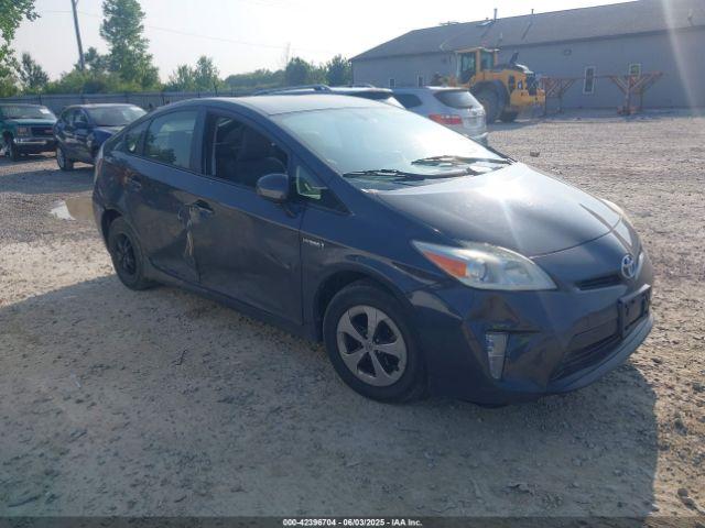  Salvage Toyota Prius