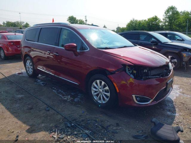 Salvage Chrysler Pacifica