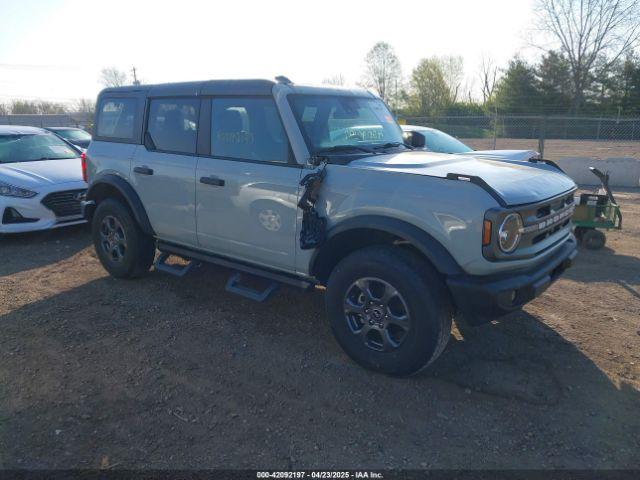  Salvage Ford Bronco