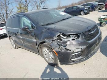  Salvage Chrysler Pacifica