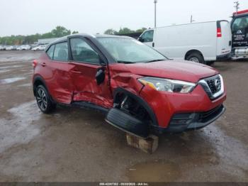  Salvage Nissan Kicks