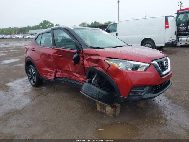  Salvage Nissan Kicks