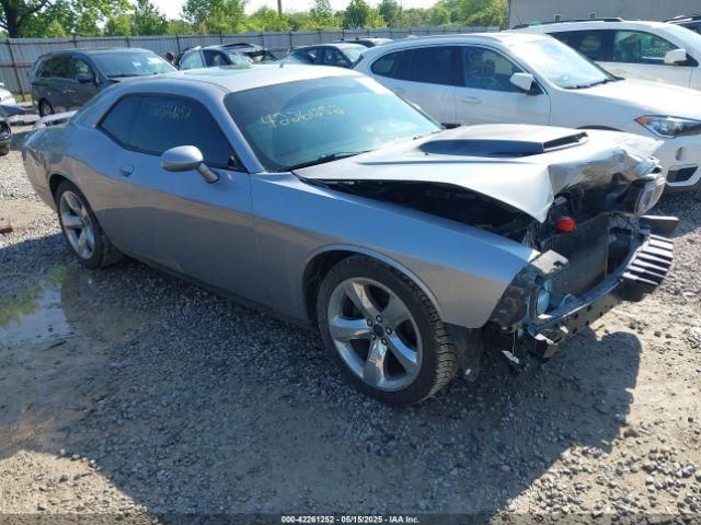  Salvage Dodge Challenger