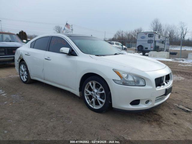  Salvage Nissan Maxima