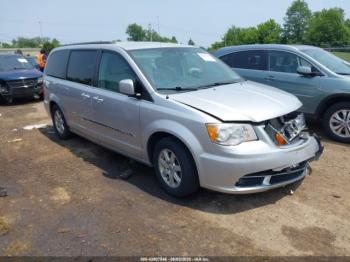  Salvage Chrysler Town & Country