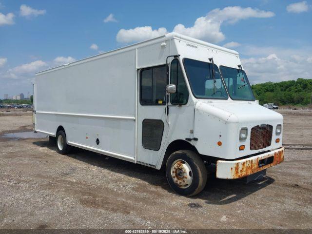  Salvage Freightliner Chassis