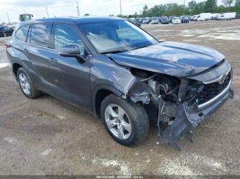  Salvage Toyota Highlander