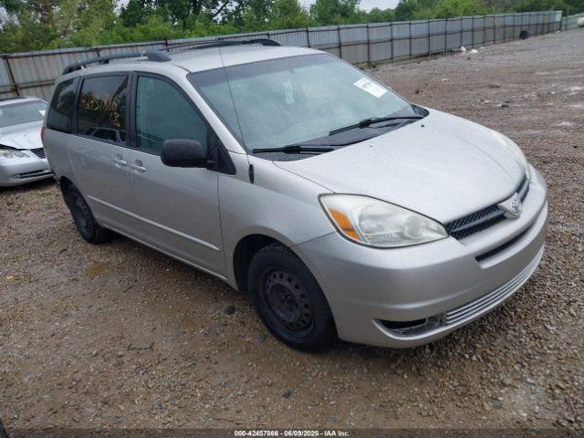  Salvage Toyota Sienna