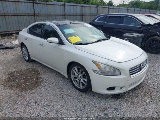  Salvage Nissan Maxima