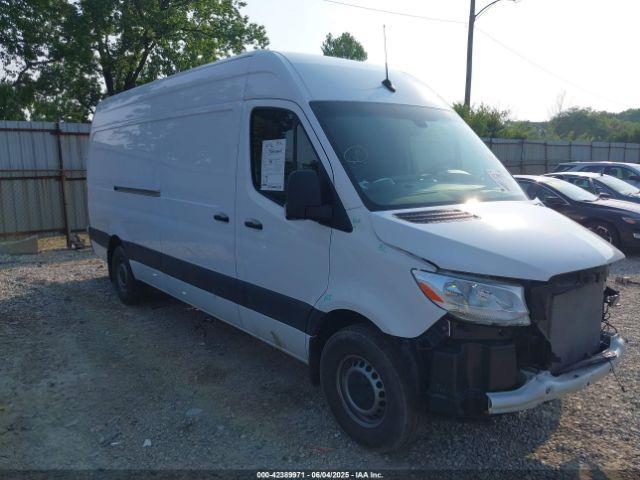  Salvage Mercedes-Benz Sprinter 2500