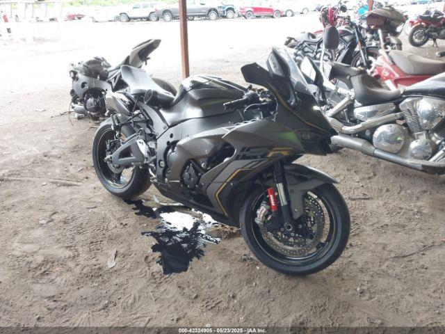  Salvage Kawasaki Zx1002