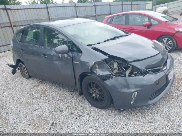  Salvage Toyota Prius v