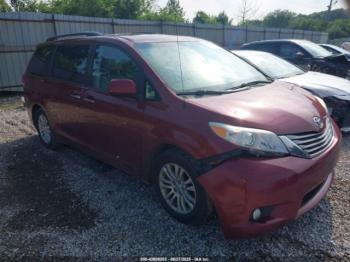  Salvage Toyota Sienna