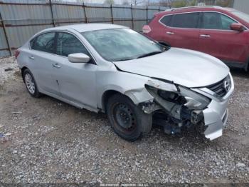  Salvage Nissan Altima