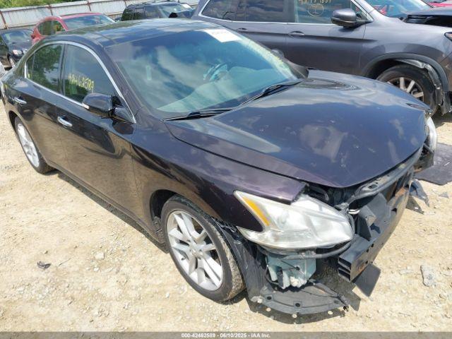  Salvage Nissan Maxima