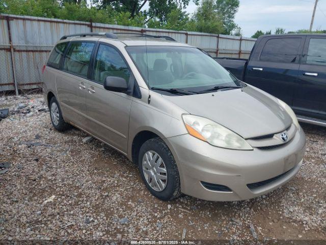  Salvage Toyota Sienna