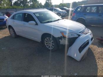  Salvage Chrysler 200