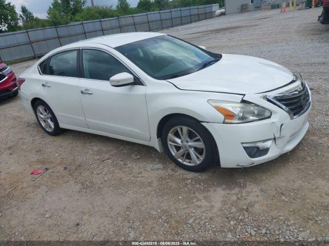  Salvage Nissan Altima