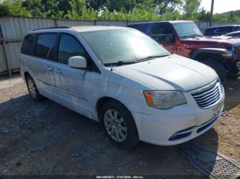  Salvage Chrysler Town & Country