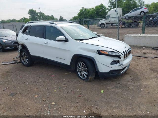 Salvage Jeep Cherokee