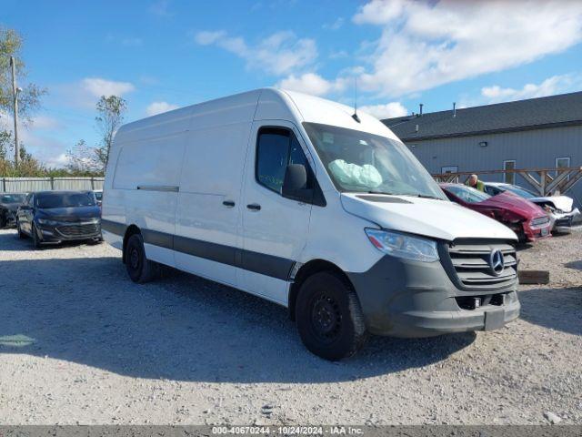 Salvage Mercedes-Benz Sprinter 2500