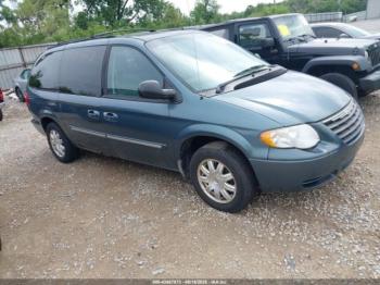  Salvage Chrysler Town & Country