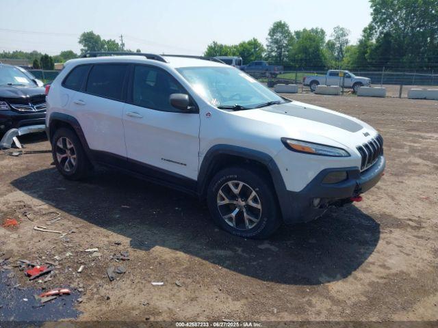  Salvage Jeep Cherokee
