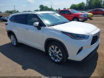  Salvage Toyota Highlander