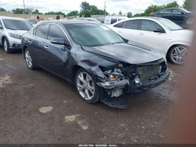  Salvage Nissan Maxima