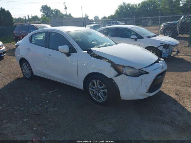  Salvage Toyota Yaris