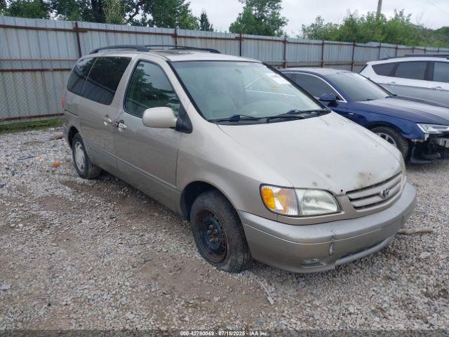  Salvage Toyota Sienna