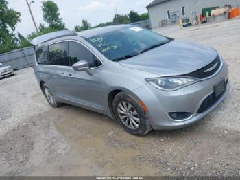  Salvage Chrysler Pacifica