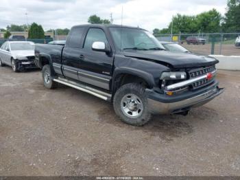  Salvage Chevrolet Silverado 2500