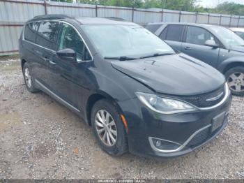 Salvage Chrysler Pacifica