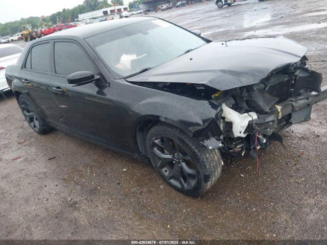  Salvage Chrysler 300