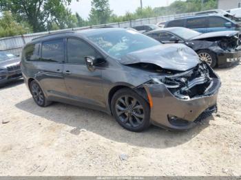  Salvage Chrysler Pacifica