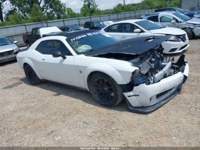  Salvage Dodge Challenger