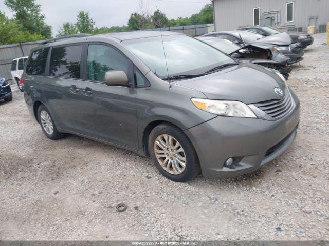  Salvage Toyota Sienna