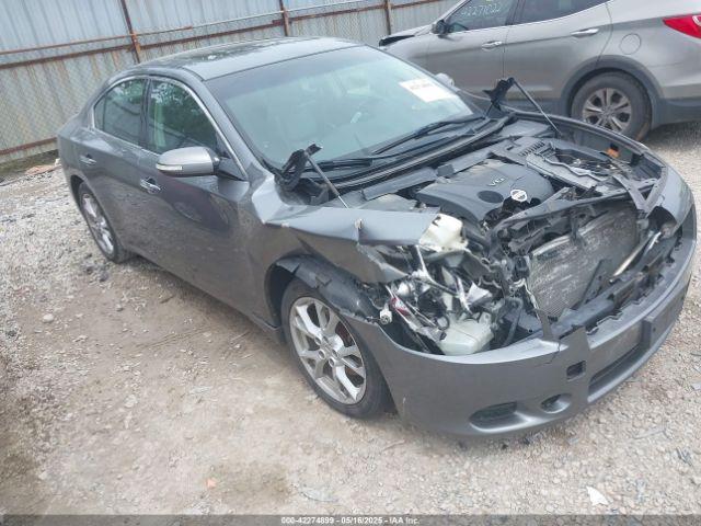  Salvage Nissan Maxima