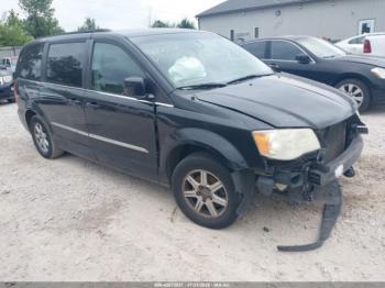  Salvage Chrysler Town & Country