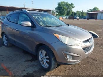  Salvage Hyundai TUCSON