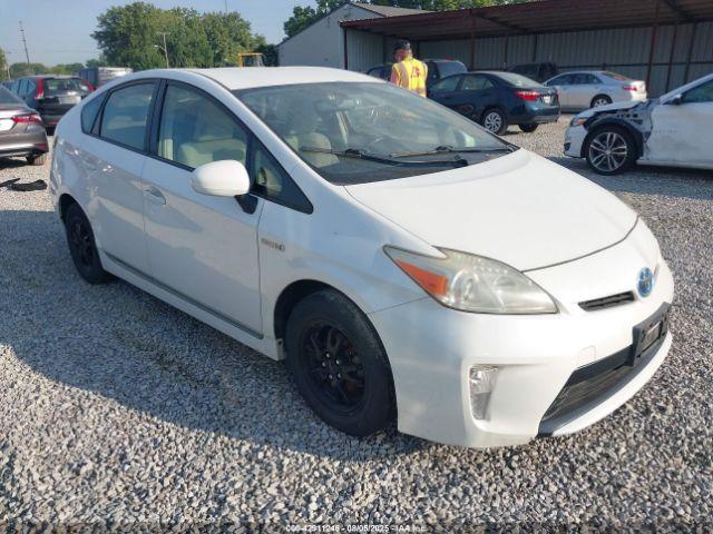  Salvage Toyota Prius