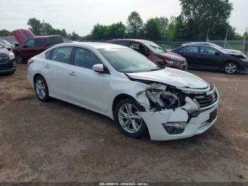  Salvage Nissan Altima