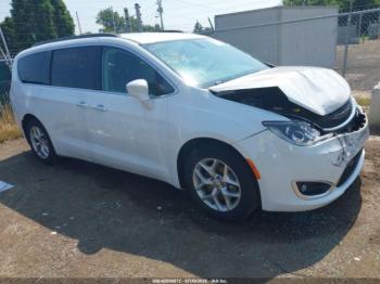  Salvage Chrysler Pacifica